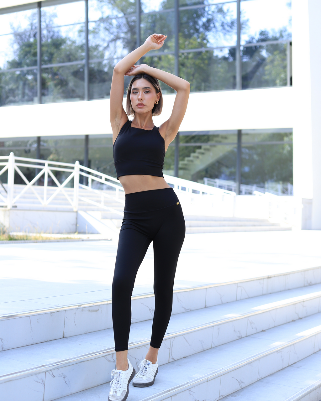 Aliona Top