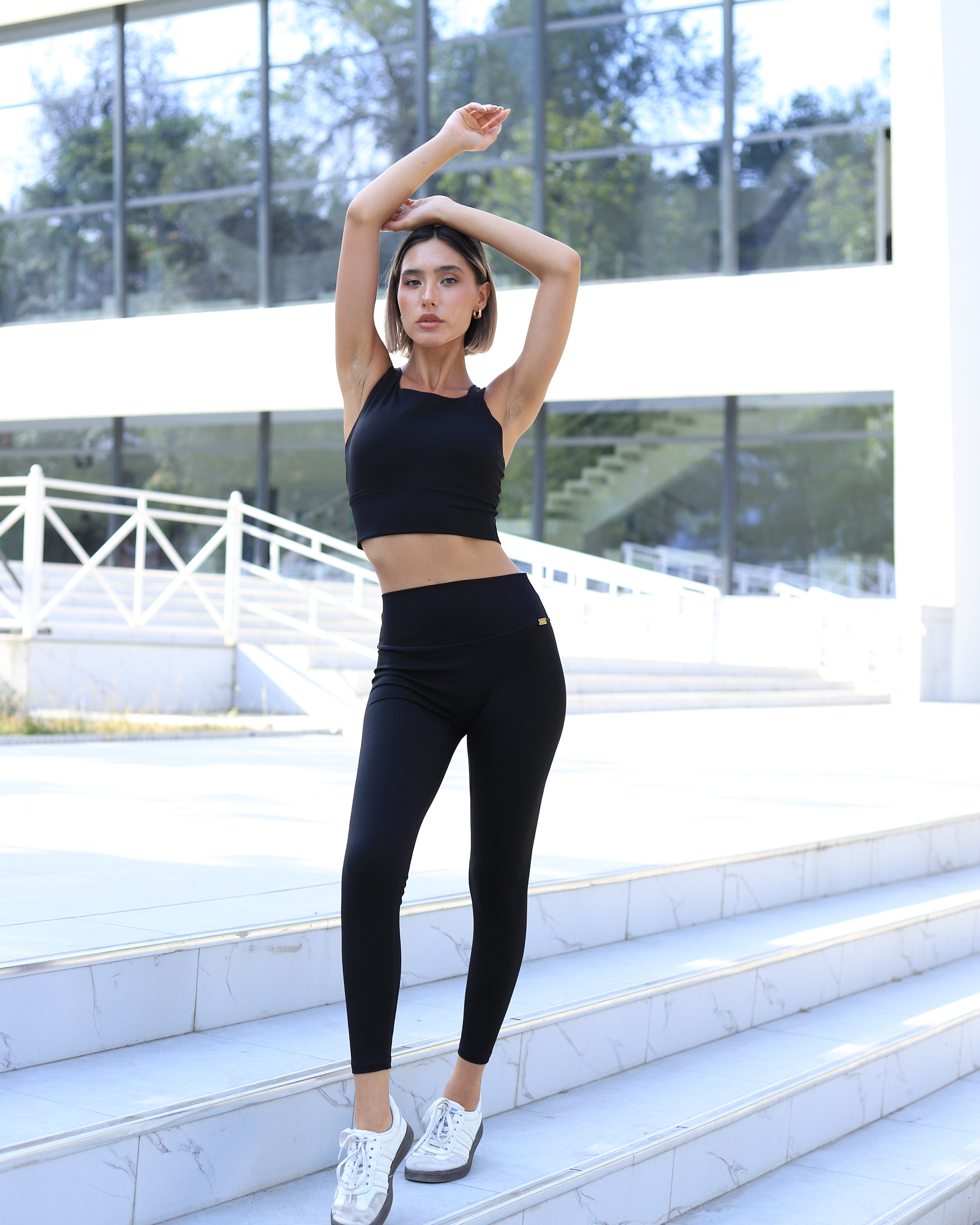 Aliona Top